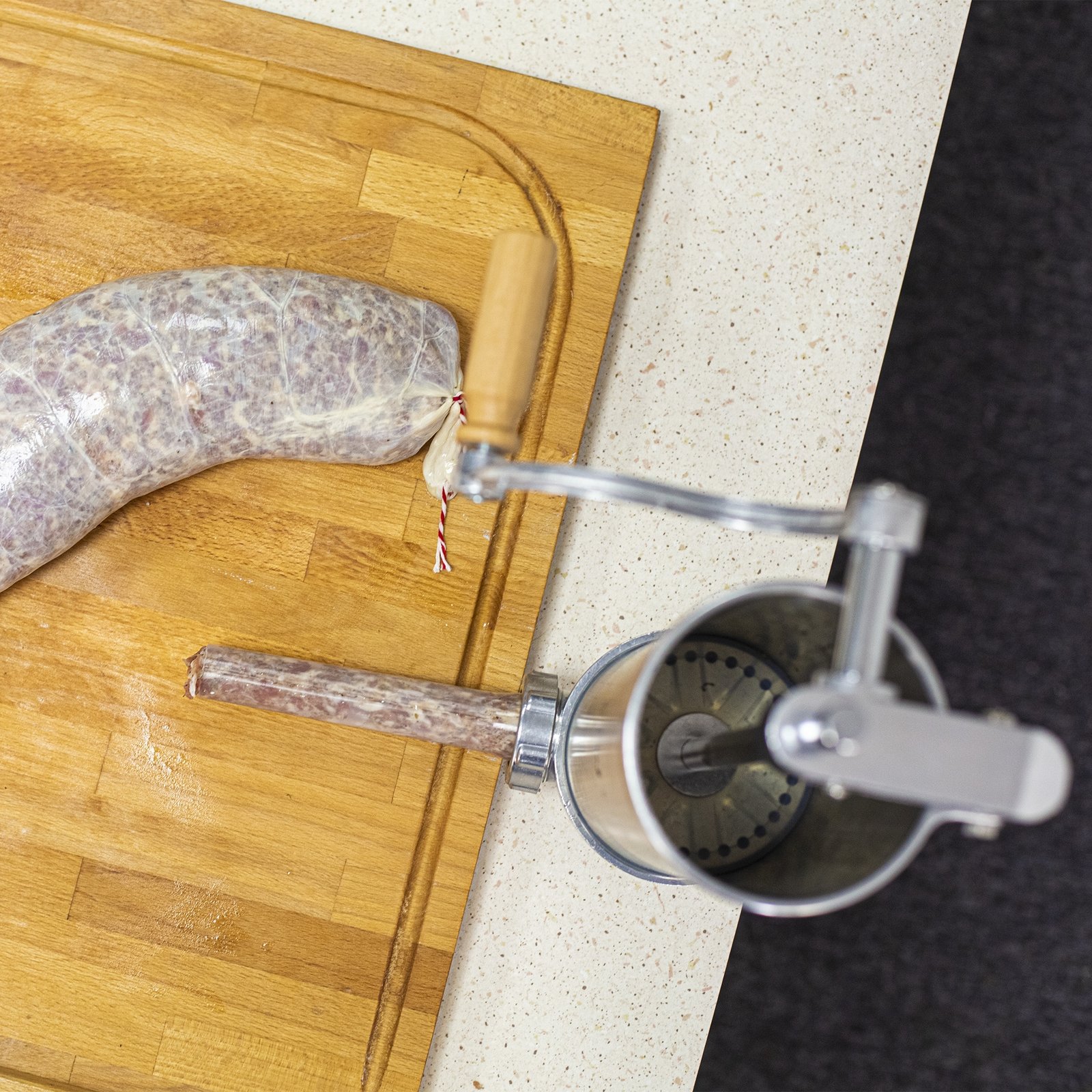 Rankinis vertikalus kimštuvas 2,5kg - Image 13